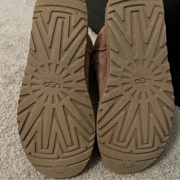 Ugg Australia Medi Boots - Picture 4 of 6